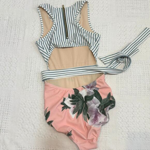 Albion XS Fit Island Fever back tie one piece swimsuit SW 3005 - Picture 6 of 11